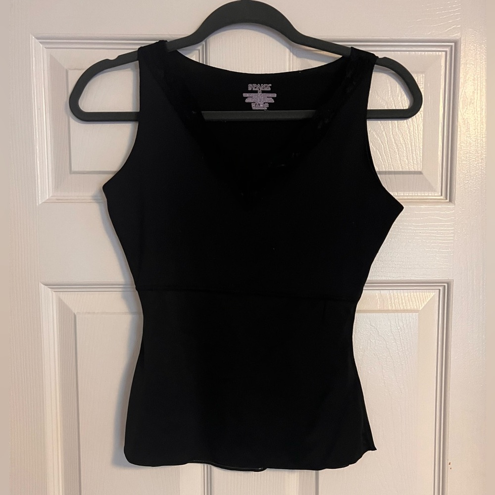 Spanx hide and sleek v neck lace shape-wear medium